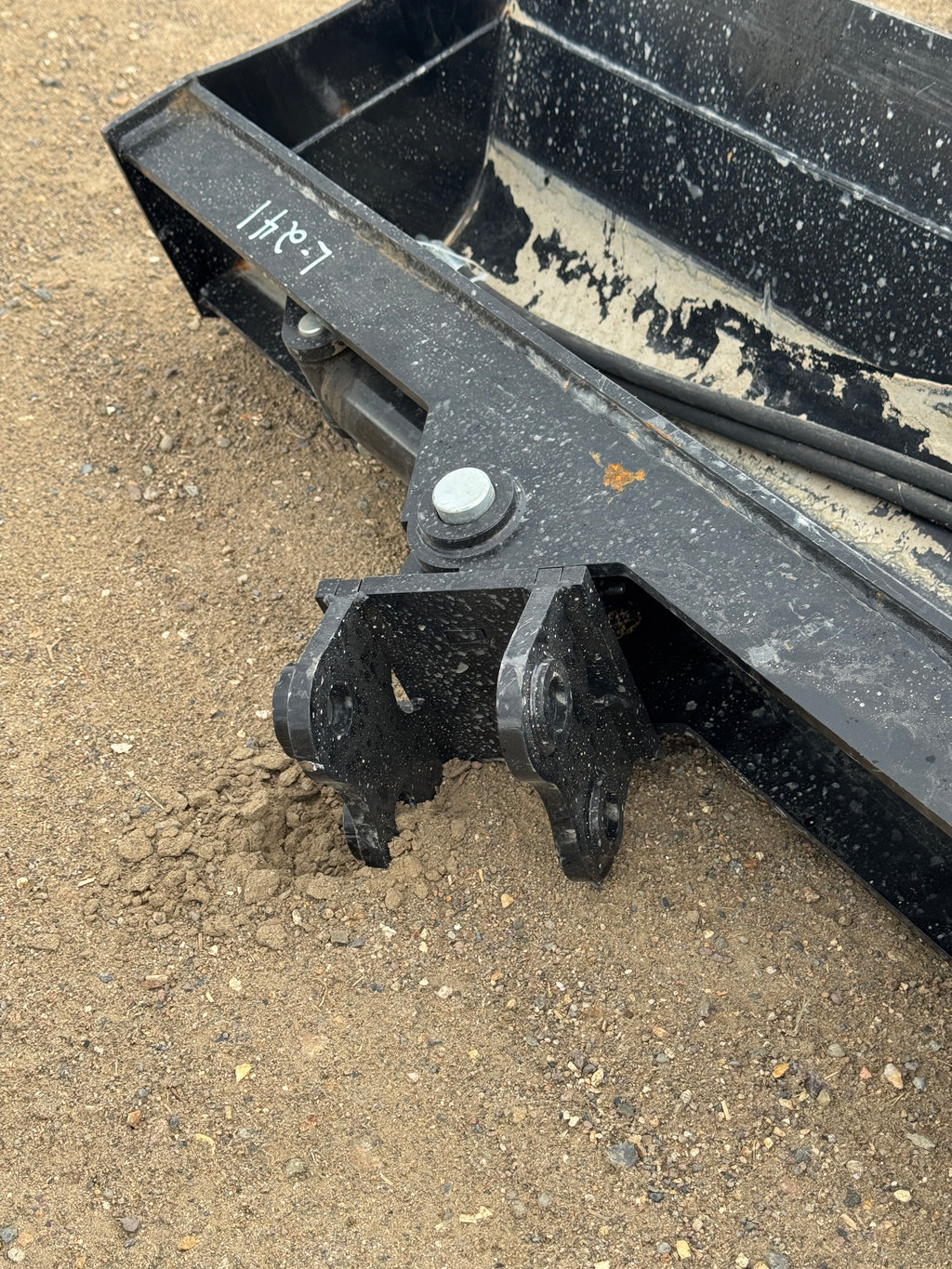 12EX-QXD Hydraulic Tilt Bucket 40"
