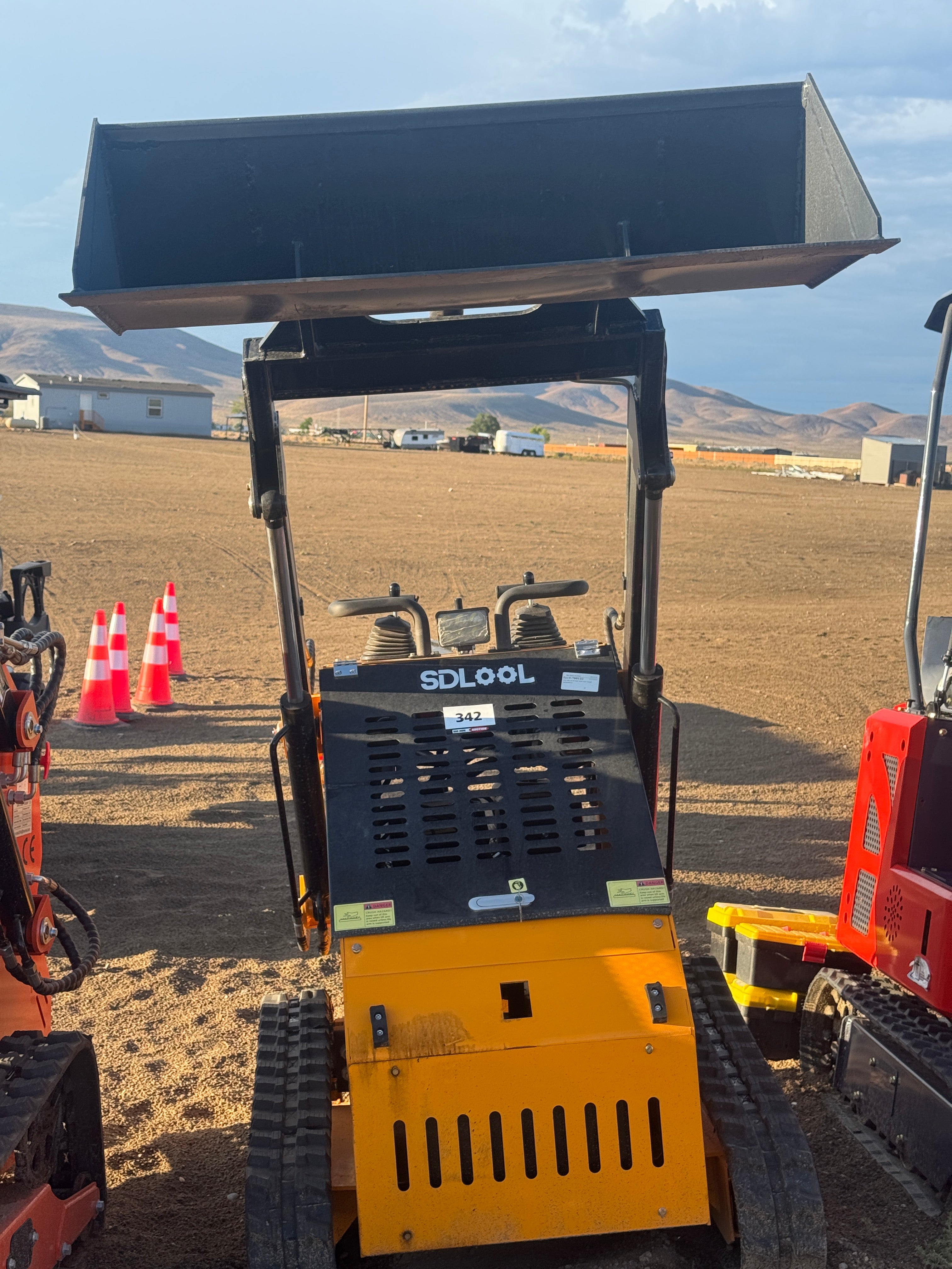 SDLOOL SL360T Mini Skid Stee