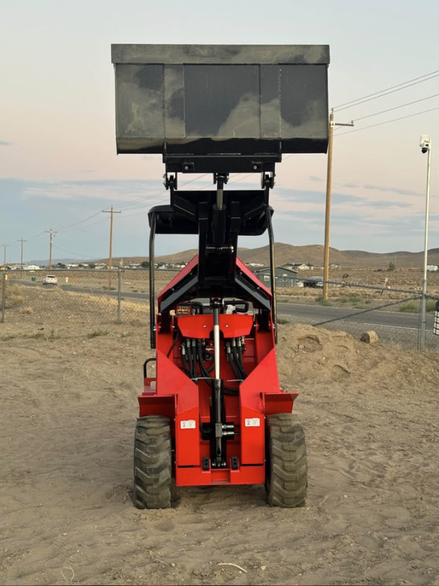2026 AGT SDA-140W Mini Skid Steer